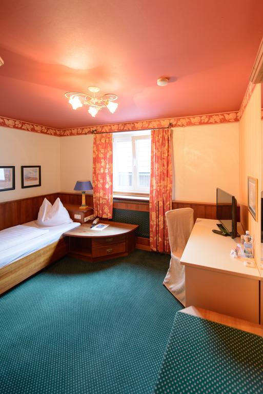 Gasthof Hotel Zweimueller Grieskirchen Kamer foto