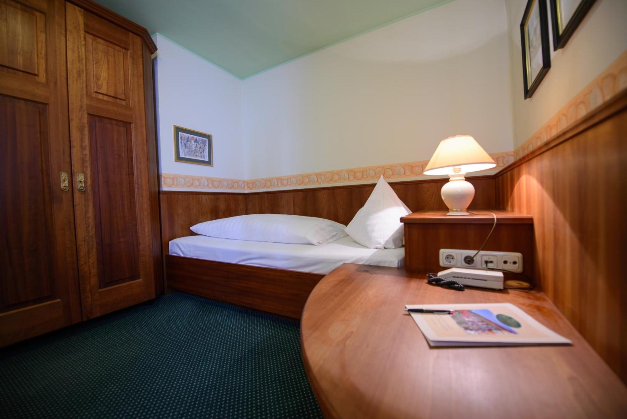 Gasthof Hotel Zweimueller Grieskirchen Buitenkant foto